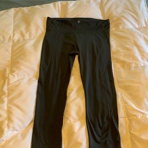 GAP practically brand new 3/4 leggings